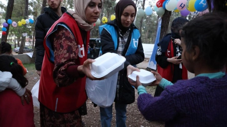 Yetim Vakfı’nın iyilik eli sınırları aşarak 20 ülkeye ulaştı