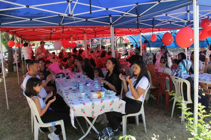 Yetiştirme yurdu arkadaşları yıllar sonda 14’üncü Pilav Günü’nde bir araya geldi
