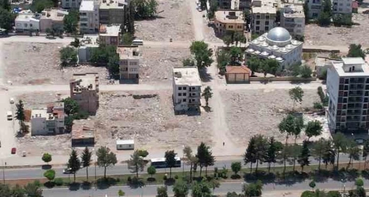 ‘Yıkık kent’ Adıyaman’da binaların yerleri boş kaldı