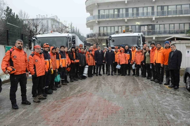 Yıldırım arama kurtarma ekipleri deprem bölgesine hareket etti
