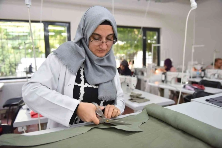 Yıldırım’da kadınlar hem öğreniyor hem üretiyor
