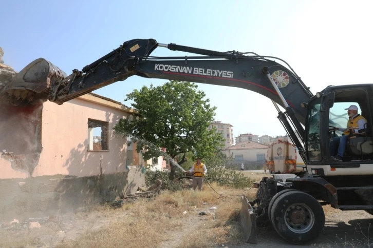 Yıldızevler’de ilk kepçeyi Başkan Çolakbayrakdar vurdu
