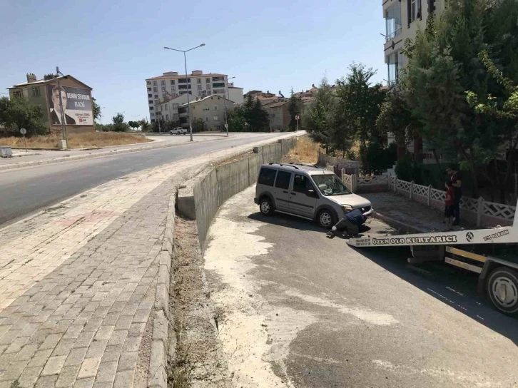 Yine aynı yer yine kaza: Korkudan evlerinin önünde oturamıyorlar
