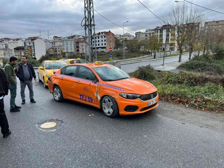 Yol verme yüzünden tartıştılar, ticari taksi şoförünü takip edip dehşeti yaşattılar
