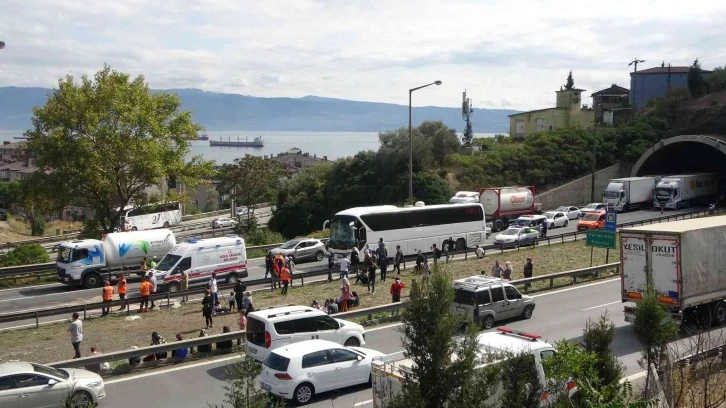 Yolcu otobüslerinin karıştığı trafik kazasında 2’si bebek 4 yaralı
