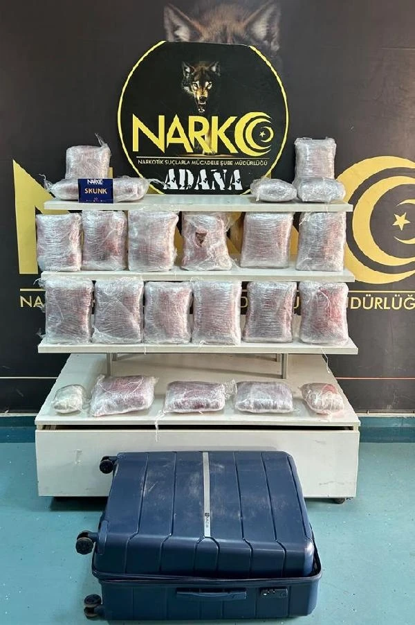 Yolcu otobüsünde 'Aşil' ile aramada 20 kilogram esrar ele geçirildi