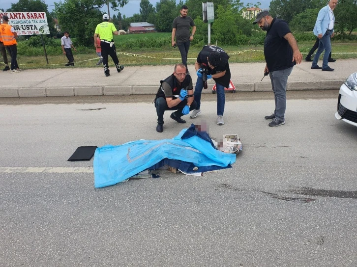 Yolun karşına geçmek isterken canından oldu
