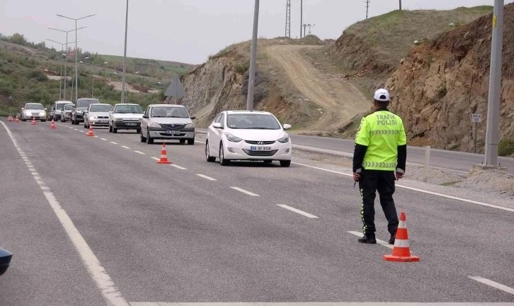 Yozgat’ta bayram öncesi trafik yoğunluğu başladı
