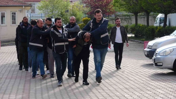 Yozgat’ta DEAŞ operasyonunda gözaltına alınan 10 kişiden 2’si tutuklandı
