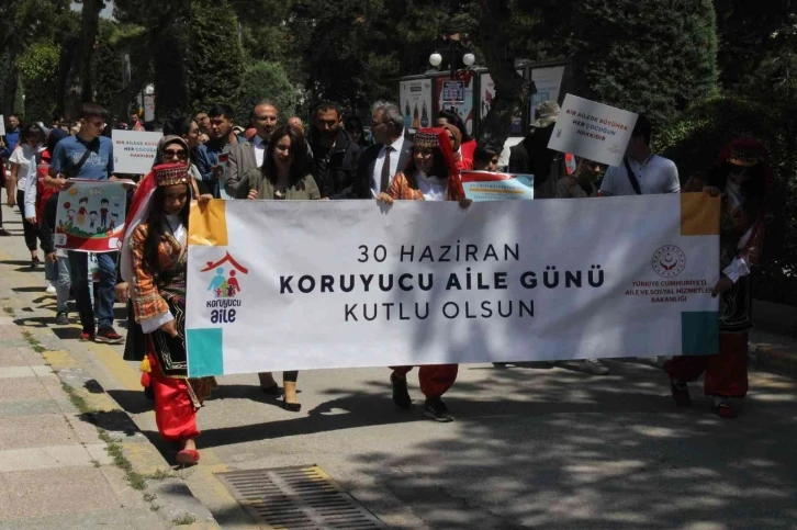 Yozgat’ta koruyucu aile farkındalık yürüyüşü gerçekleştirildi
