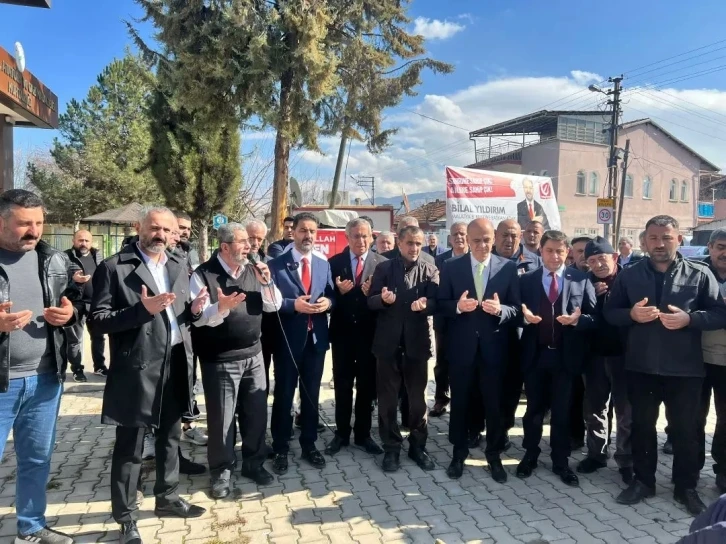 YRP’li Yıldırım, seçim gezilerini sürdürüyor.
