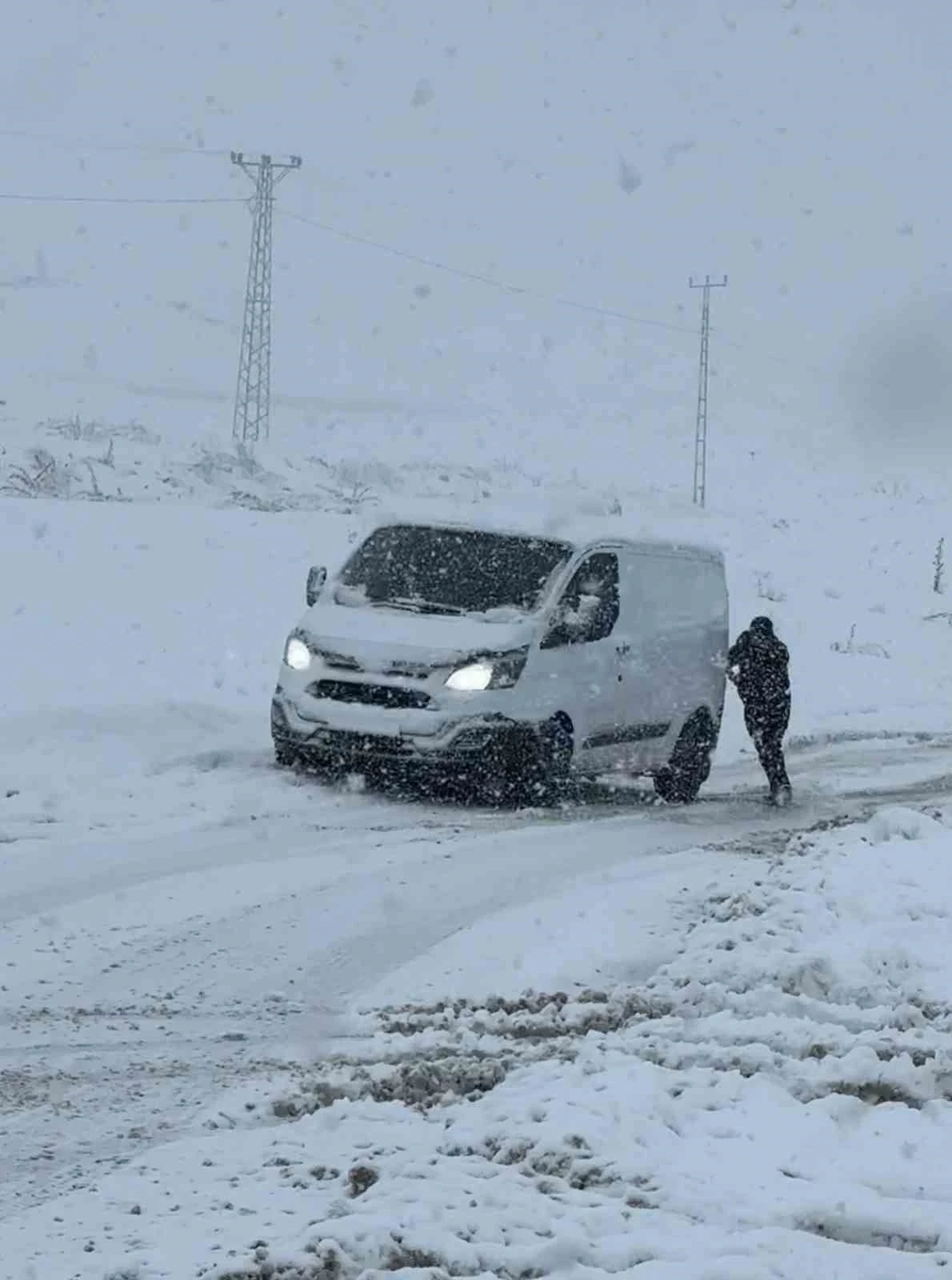 Yüksekova’da hayat durdu
