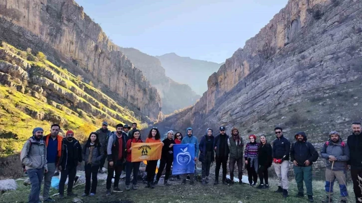 Yüksekovalı dağcılardan Aktütün kanyonlarına gezi
