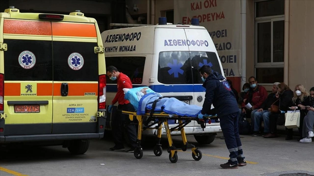 Yunanistan'da sağlık sistemi can çekişiyor... Hastanede toplu istifa!