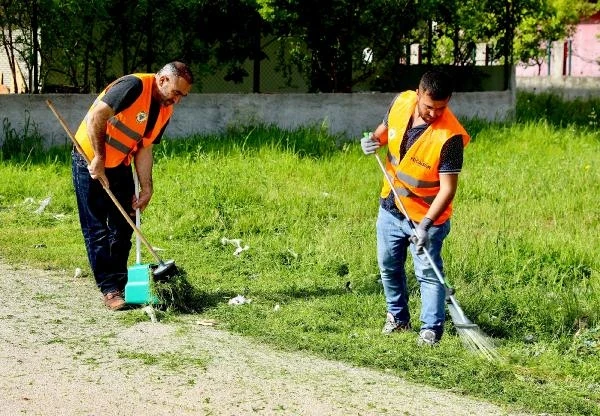 Yüreğir’de 40 gün 40 mahallede bahar temizliği