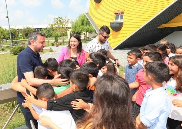 Yüreğir’de baş döndüren eğlence: Ters Ev