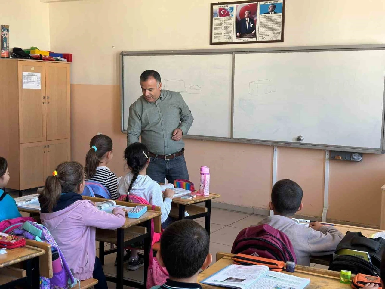 Yusuf öğretmen aldığı ’Heimlich’ eğitimi ile öğrencisini ölümden kurtardı
