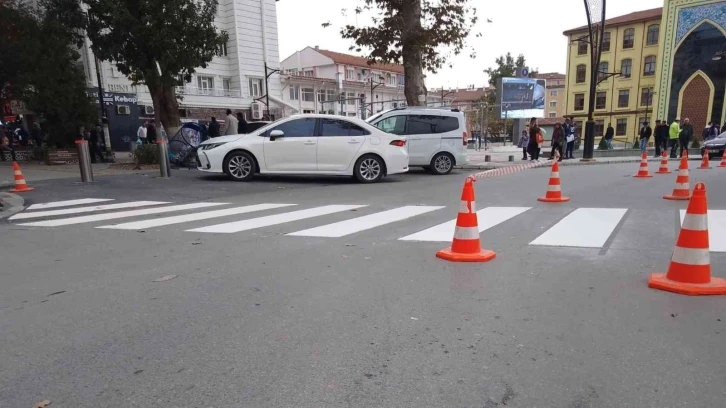 Zafer Meydanı’na yaya geçidi çizgisi
