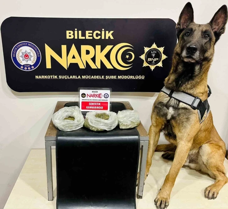 Zehir tacirleri narkotik köpeğinden kaçamadı
