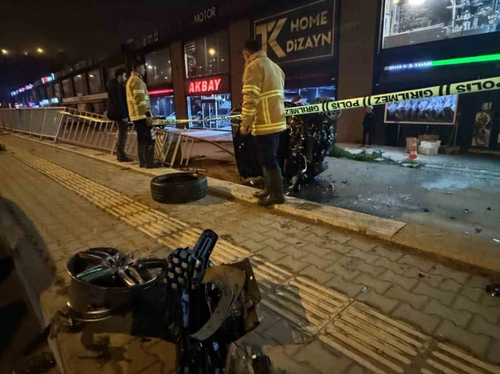 Zonguldak Kozlu ilçesinde Otomobil ile Pikap Çarpıştı, 3 Kişi Yaralandı