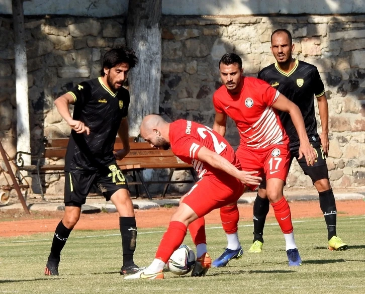 Zorlu maçın galibi Çeşme Belediyespor
