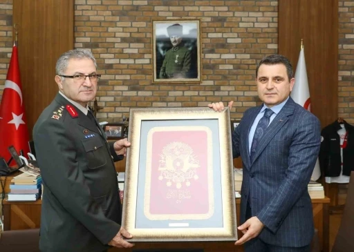 1’inci Ordu Komutanı Orgeneral Tokel’den Tarihi Alan Başkanı Kaşdemir’e ziyaret
