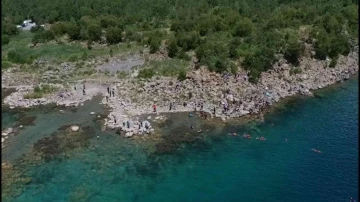 1. “Van Denizi Yüzme Festivali&quot; 2 bin 500 rakımlı Nemrut Krater Gölü’nde sona erdi
