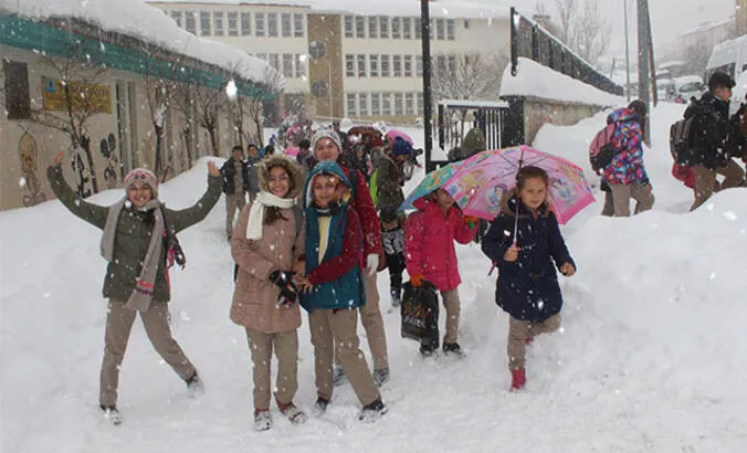 10-11 Mart’ta İstanbul’da kar tatili olacak mı? Yarın okullar tatil mi? Gözler kar tatili olan iller hakkında açıklamalarda
