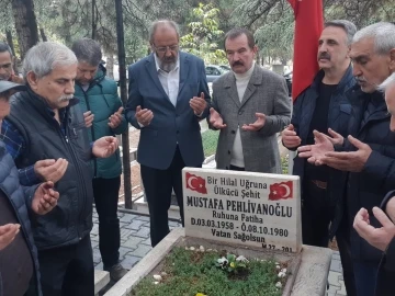 12 Eylül Darbesi’nde idam edilen Mustafa Pehlivanoğlu ölüm yıl dönümünde mezarı başında anıldı
