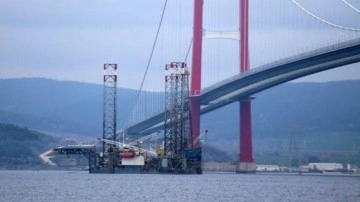 120 metrelik platform Çanakkale Köprüsü'nün altından geçirildi