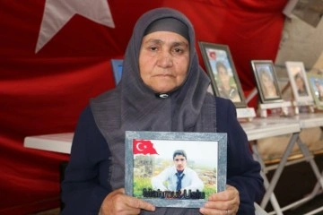 13 senedir evlat hasreti çeken anne: 'HDP önünde umutla oğlumu bekliyorum'