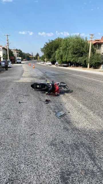 13 yaşındaki motosiklet sürücüsü otomobille çarpıştı