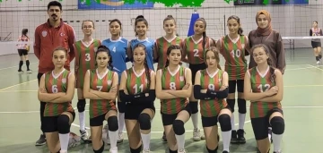 1308 Osmaneli Belediyespor Voleybol Takımına ligi 3’üncü bitirdi
