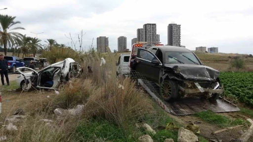 14 yaşındaki sürücü cipiyle otomobile çarptı: 1 ölü
