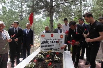 15 Temmuz şehidi Akif Kapaklı mezarı başında anıldı
