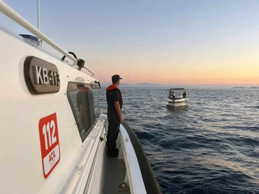 16 düzensiz göçmen kurtarıldı, 1 göçmen kaçakçısı yakalandı
