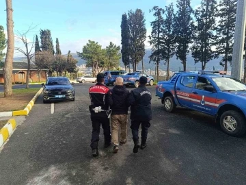 18 yıl hapis cezası olan şahsı jandarma yakaladı
