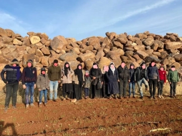 24 düzensiz göçmen ve  2 organizatör jandarmaya yakalandı