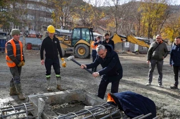 30 Ağustos İş Merkezi ve Zanaat Çarşısı inşaatında incelemelerde bulundu
