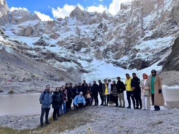 35 kişilik grup Cennet ve Cehennem Vadisi’nde doğa yürüyüş yaptı
