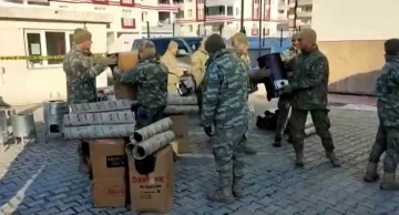 4’üncü Komando Tugayı Hatay’da soba dağıtımını sürdürüyor
