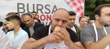 5 bin lira ödülü kazanabilmek için metrelerce börek yediler
