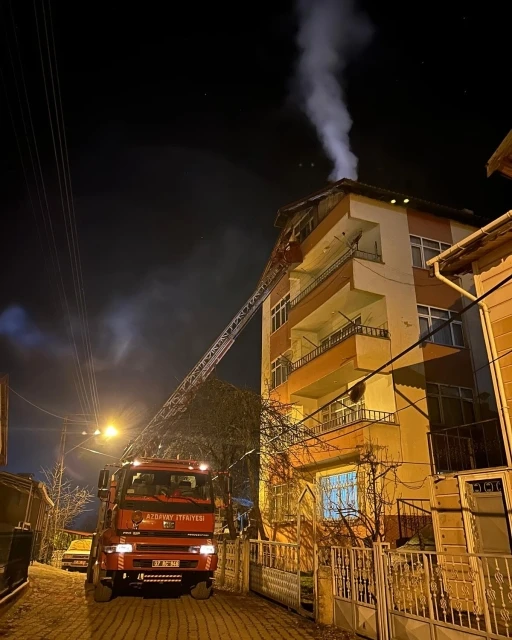 5 katlı binada korkutan yangın
