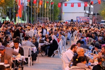 6 bin kişi iftar sofrasında buluştu
