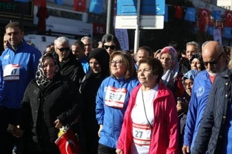 6. Gazi Maratonu’nda Rekor Katılım: Şehitlerimizin Anısına Koşuldu