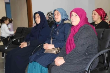 61 yaşındaki anneanne torunları için tekrar okula başladı
