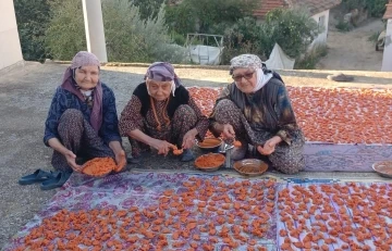 90 yaşındaki üç kadından uzun ömrün sırrı
