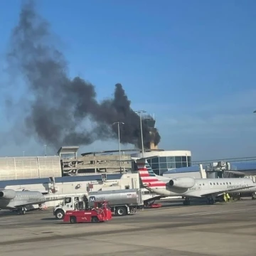 ABD’deki Charlotte Douglas Uluslararası Havalimanı’nda yangın
