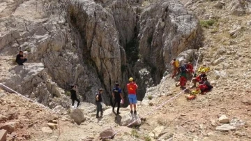 ABD'li araştırmacıyı rahatsızlandığı mağaradan, 6 ülkeden 192 kişilik ekip çıkaracak (2)
