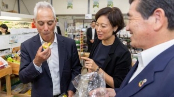 ABD'nin Tokyo Büyükelçisi, atık suyun boşaltıldığı Fukuşima'da deniz mahsulü yedi